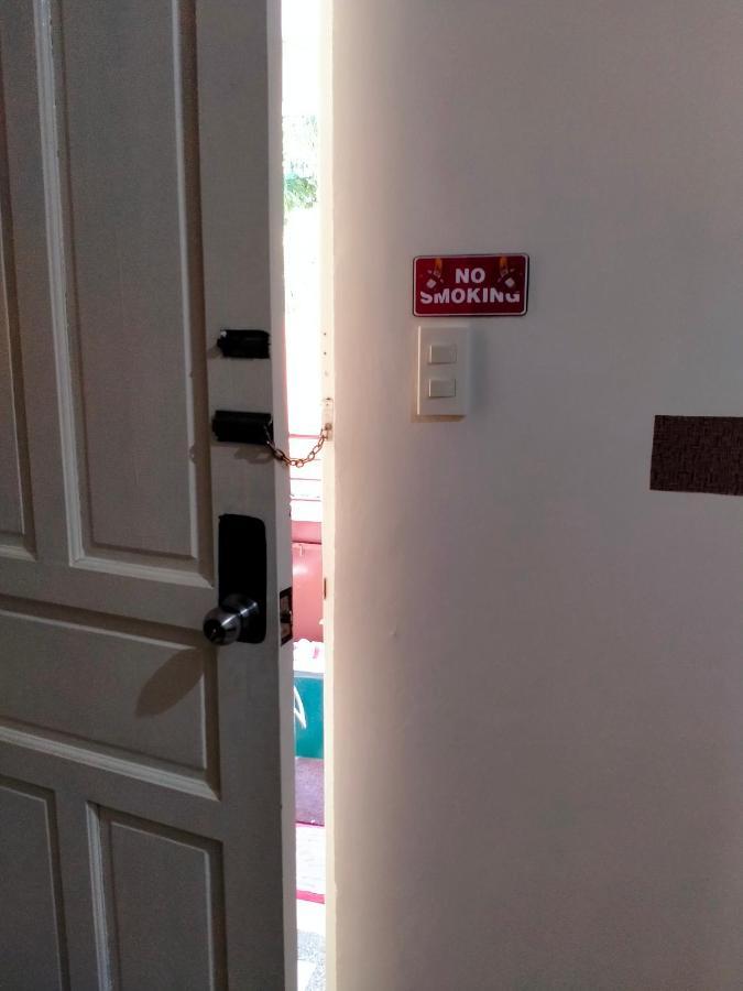 V.F. Riton Apartelle Laoag Extérieur photo