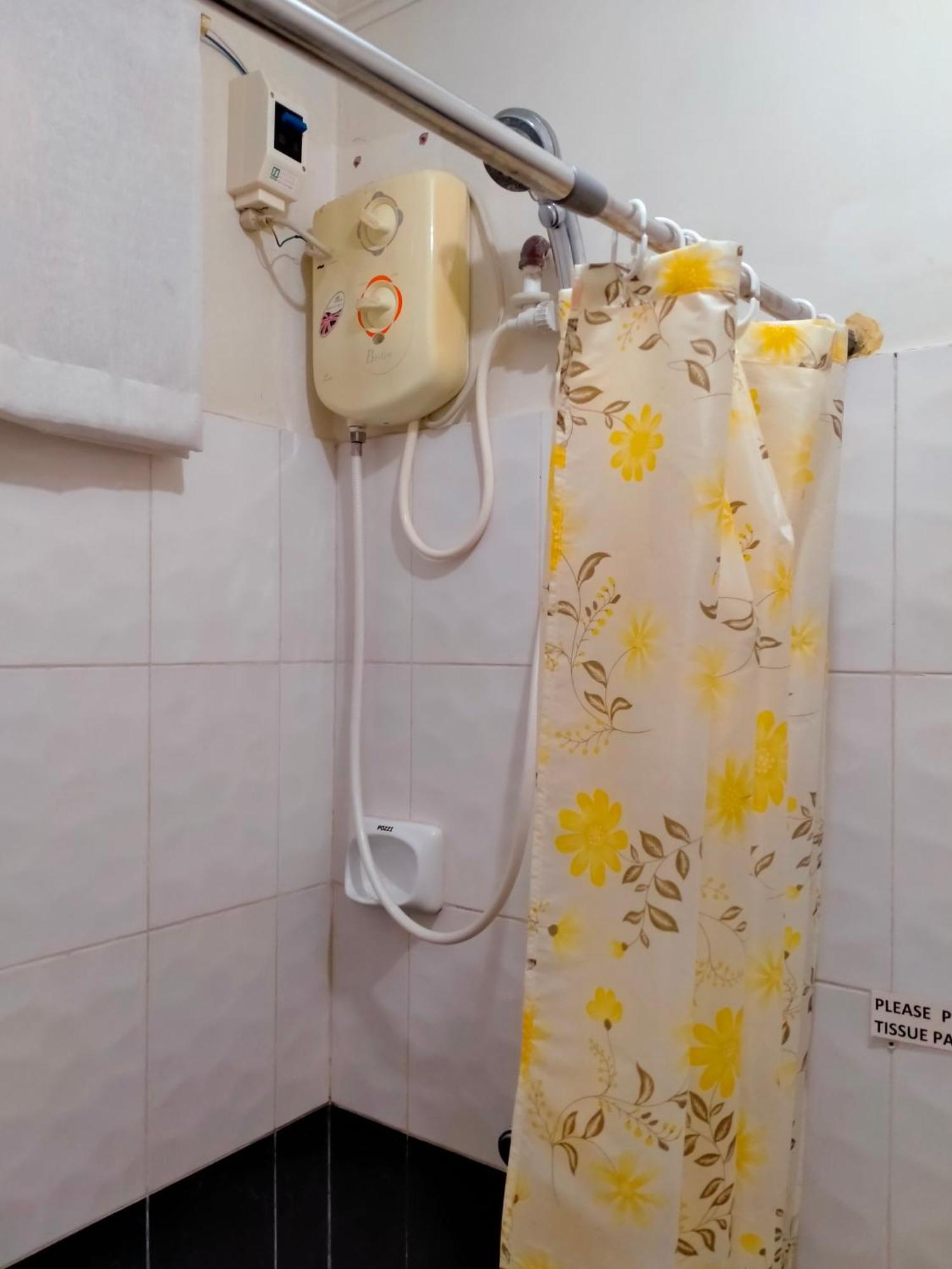V.F. Riton Apartelle Laoag Chambre photo