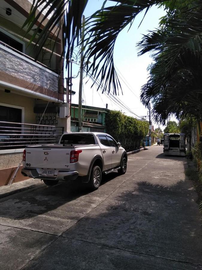 V.F. Riton Apartelle Laoag Extérieur photo