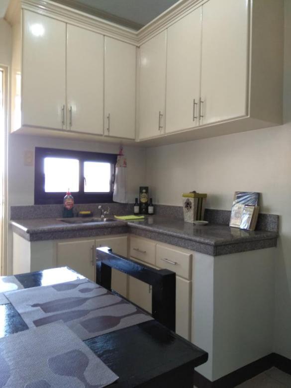 V.F. Riton Apartelle Laoag Extérieur photo
