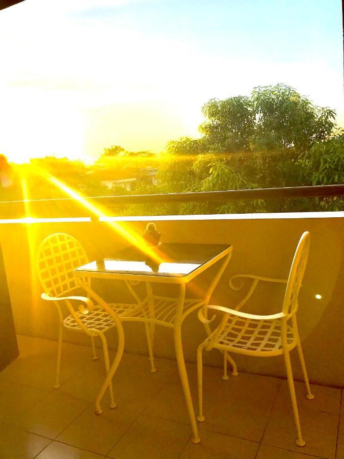 V.F. Riton Apartelle Laoag Extérieur photo